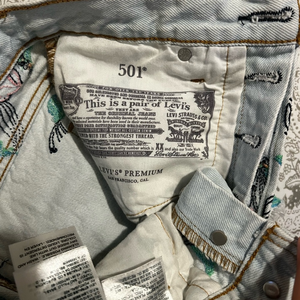 RARE 501 Levi’s high rise shorts - Picture 3 of 5
